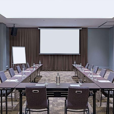 Mercure Living Путраджая Екстериор снимка A meeting room
