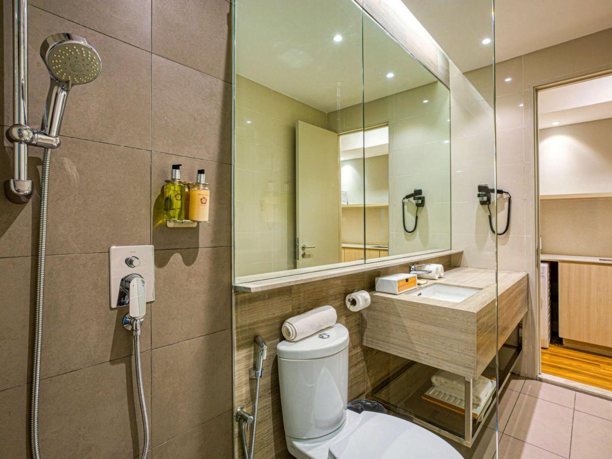 Mercure Living Путраджая Екстериор снимка Bathroom