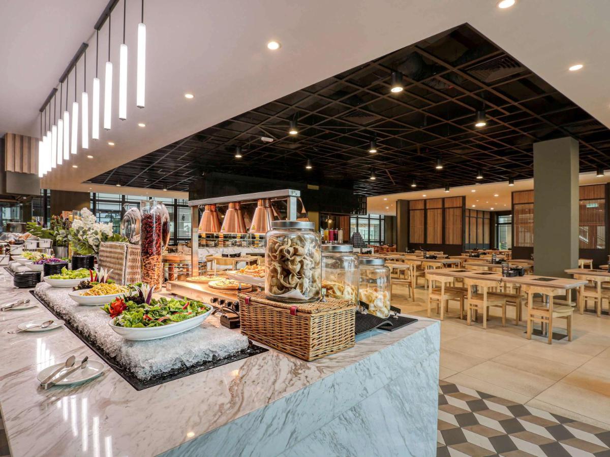 Mercure Living Путраджая Екстериор снимка The buffet at the hotel