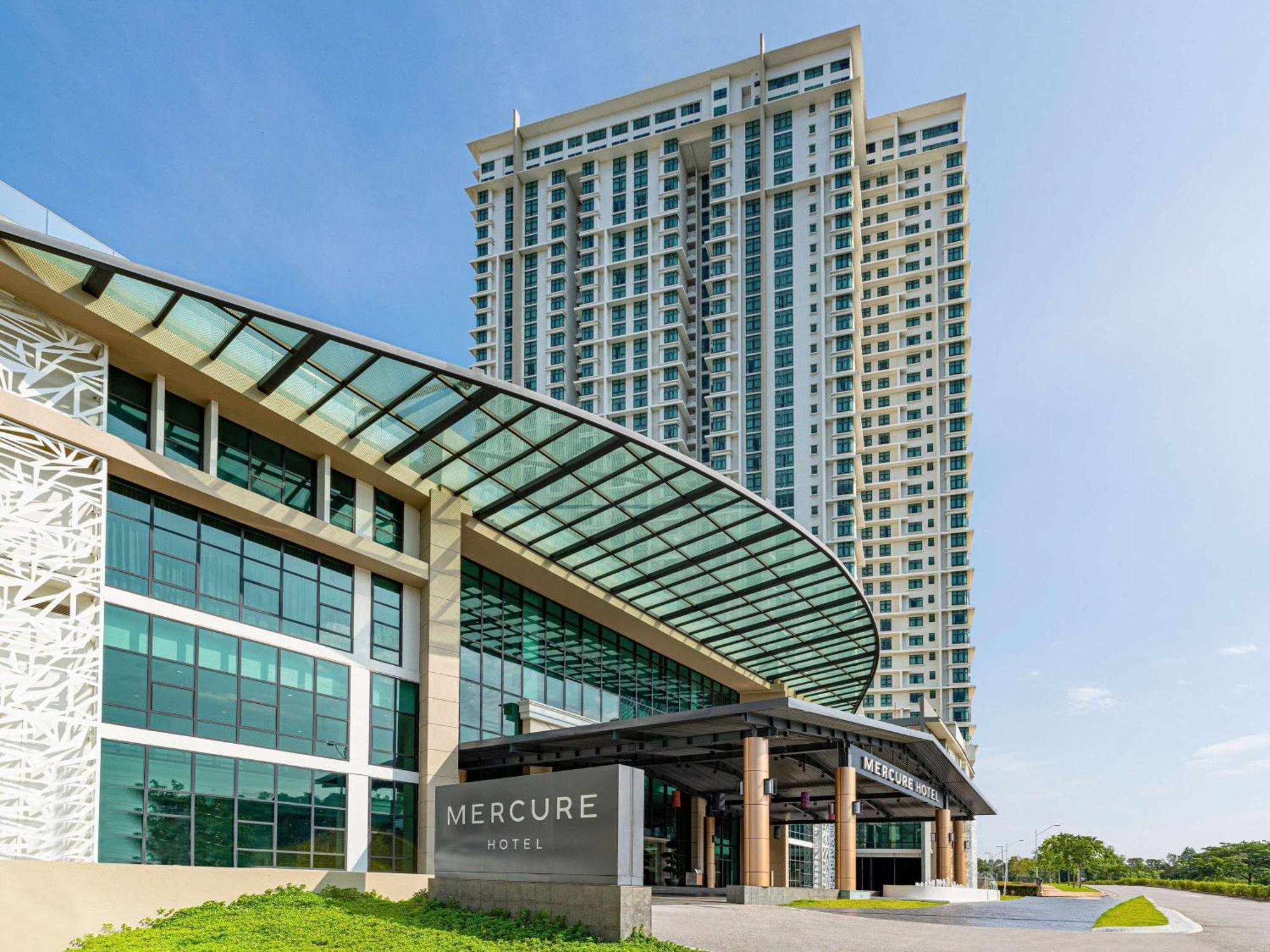 Mercure Living Путраджая Екстериор снимка Mercure Hotel, Vietnam
